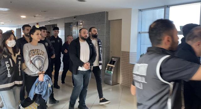 polat-cifti-operasyonunda-gozaltina-alinanlar-adliyeye-getirildi_5405_dhaphoto1
